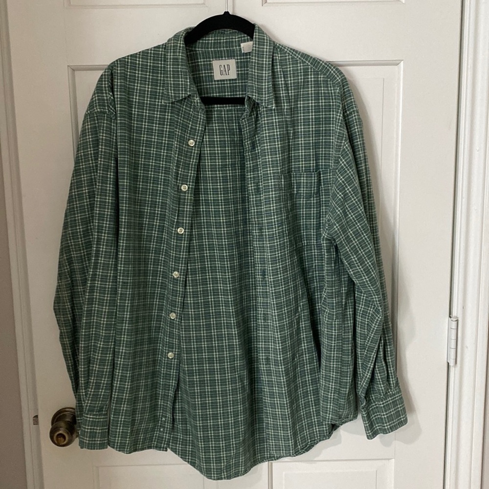 Large Gap long sleeve button down